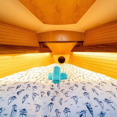 Fortuna In Boat Hotel Marina di Camerota Exterior foto