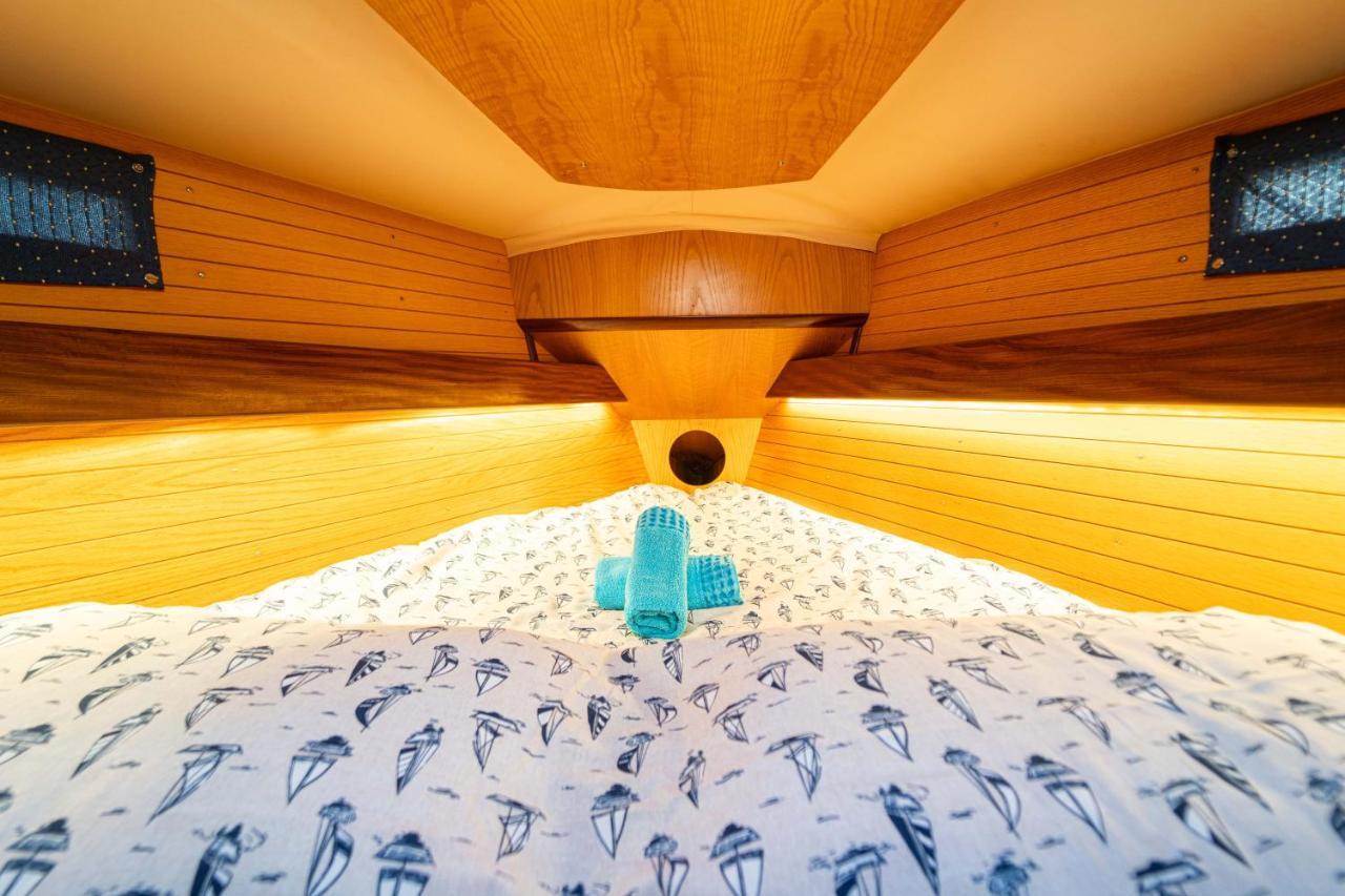 Fortuna In Boat Hotel Marina di Camerota Exterior foto